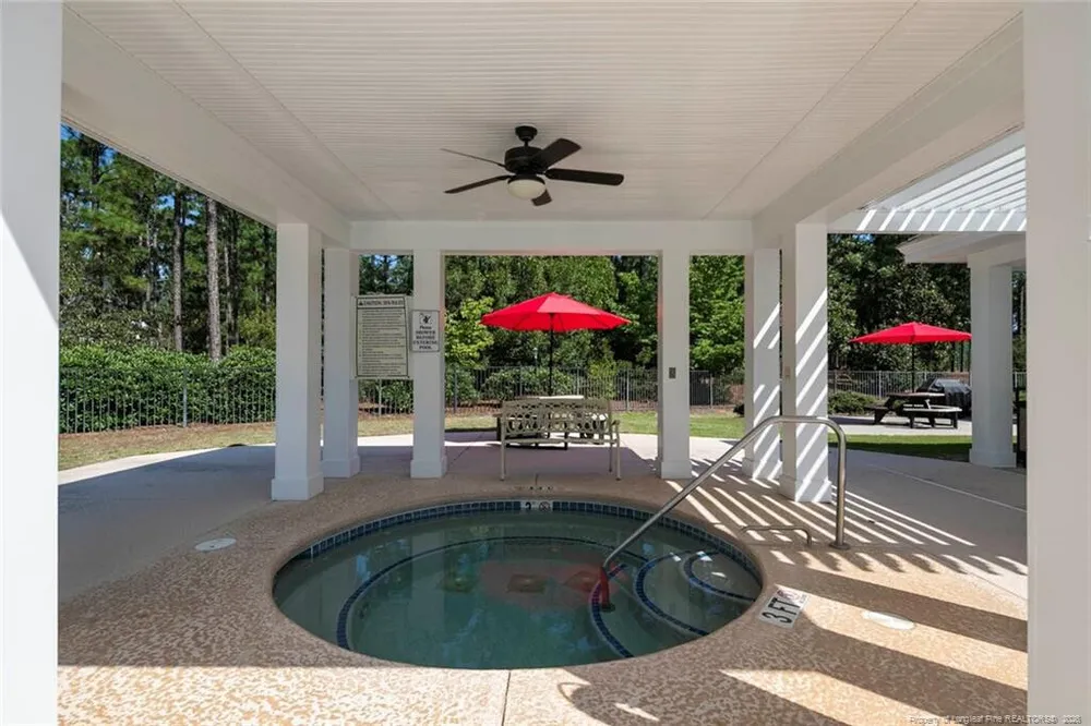 127 Plantation Dr, Southern Pines, NC 28387