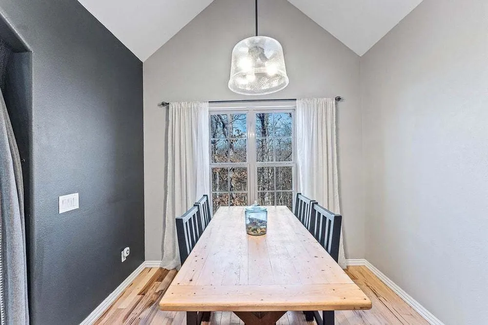 6 Burns Circle, Bella Vista, AR 72714