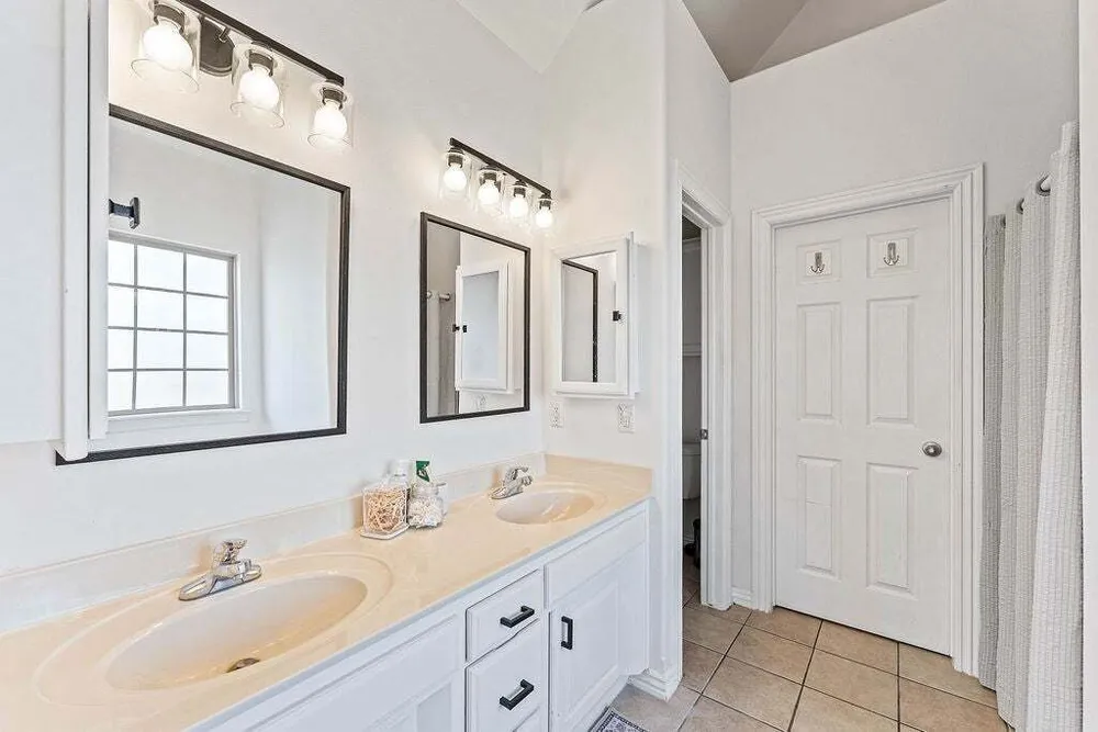 6 Burns Circle, Bella Vista, AR 72714