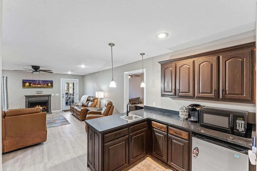 6 Burns Circle, Bella Vista, AR 72714