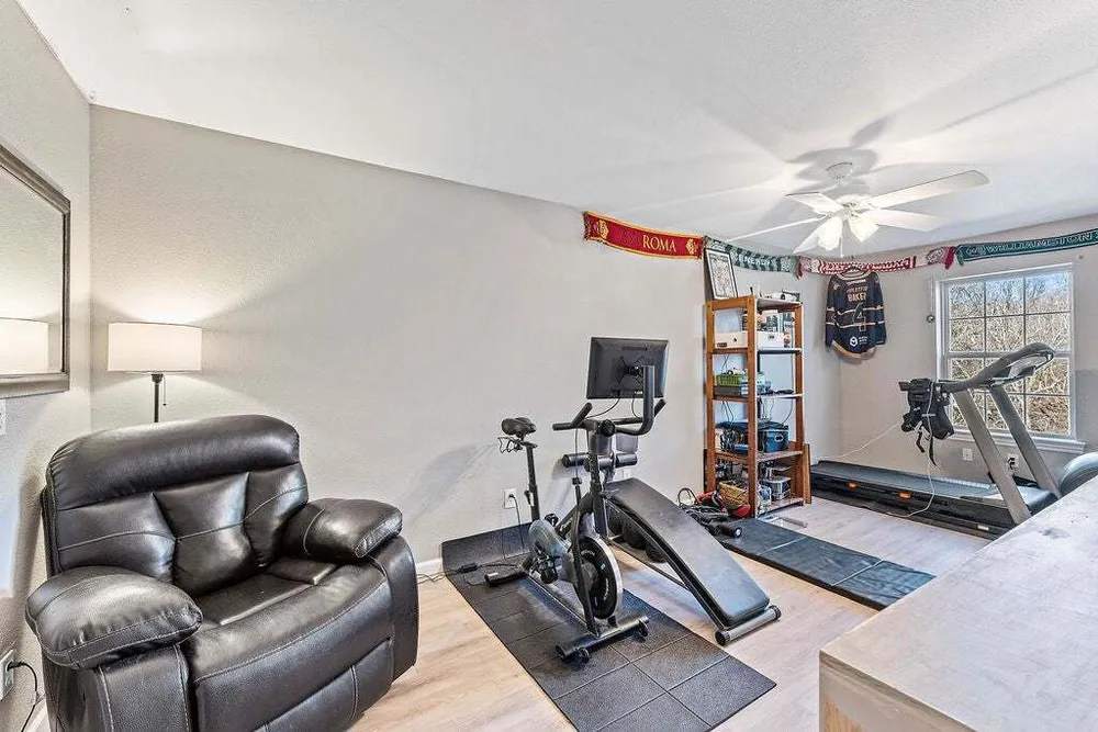 6 Burns Circle, Bella Vista, AR 72714