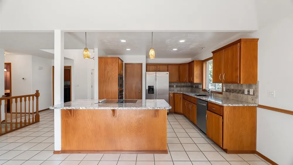 1220 E Brierwood Dr, Spokane, WA 99218