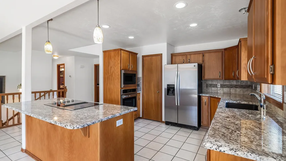 1220 E Brierwood Dr, Spokane, WA 99218
