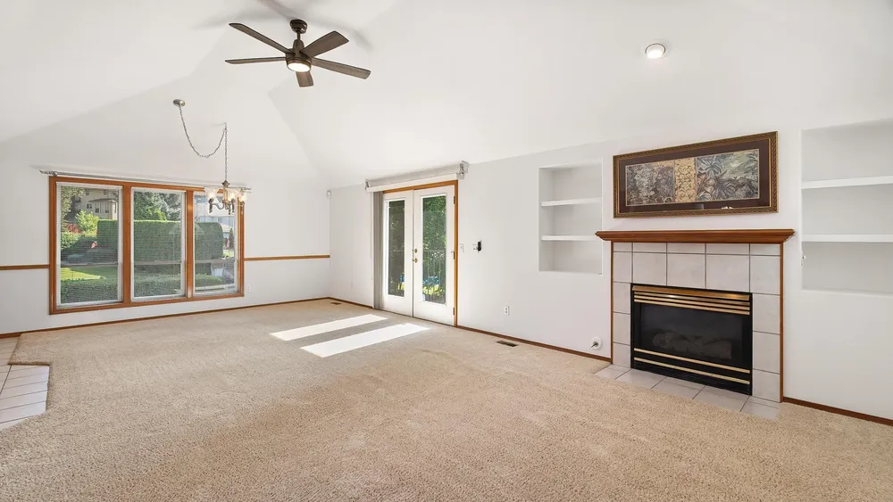 1220 E Brierwood Dr, Spokane, WA 99218