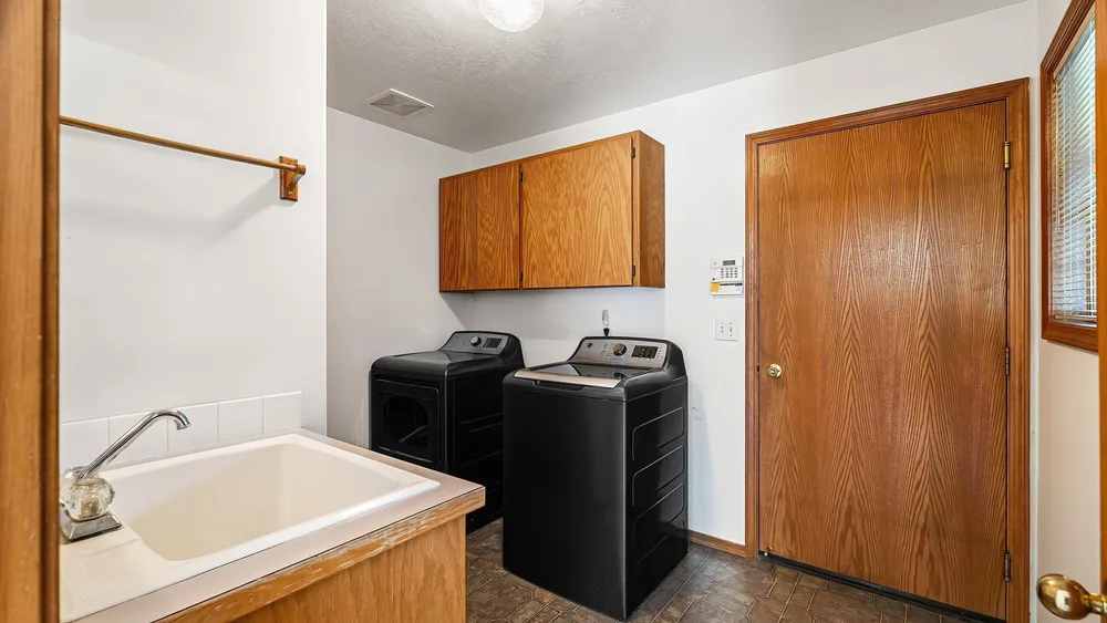 1220 E Brierwood Dr, Spokane, WA 99218