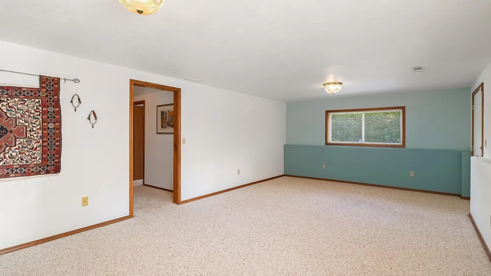 1220 E Brierwood Dr, Spokane, WA 99218