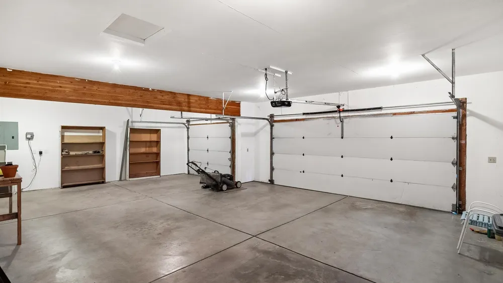 1220 E Brierwood Dr, Spokane, WA 99218