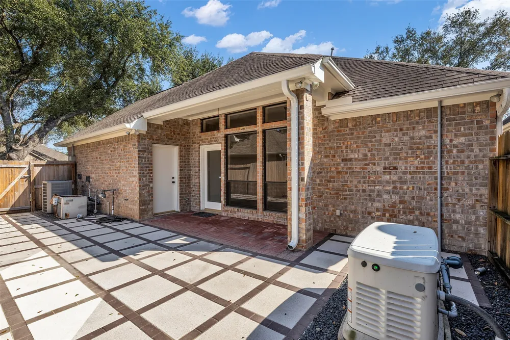 3102 Mountain Oak Ct, Houston, TX 77068