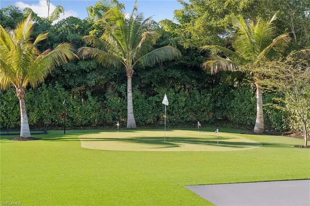 186 North St, Naples, FL 34108