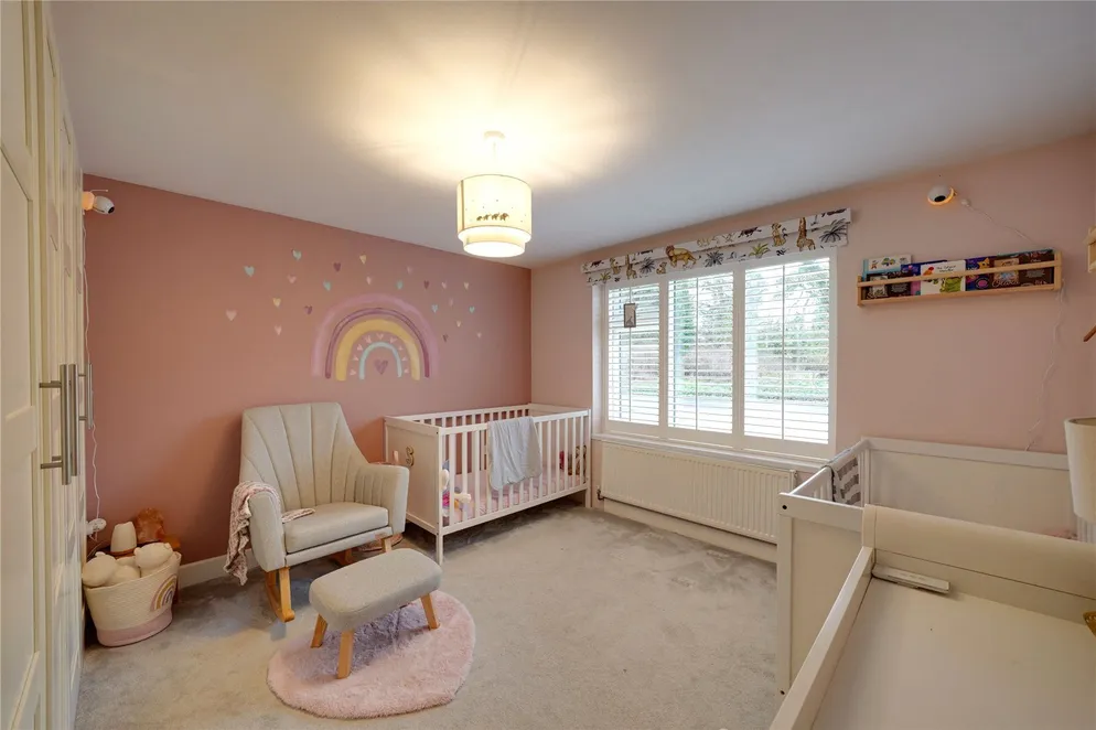 Property carousel item 9