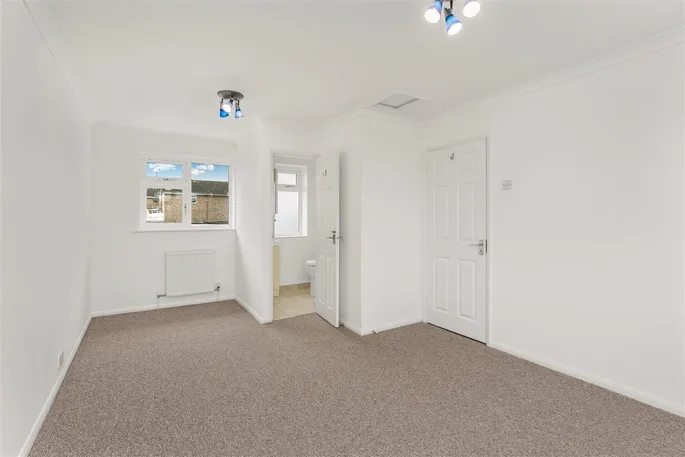 Property carousel image 8