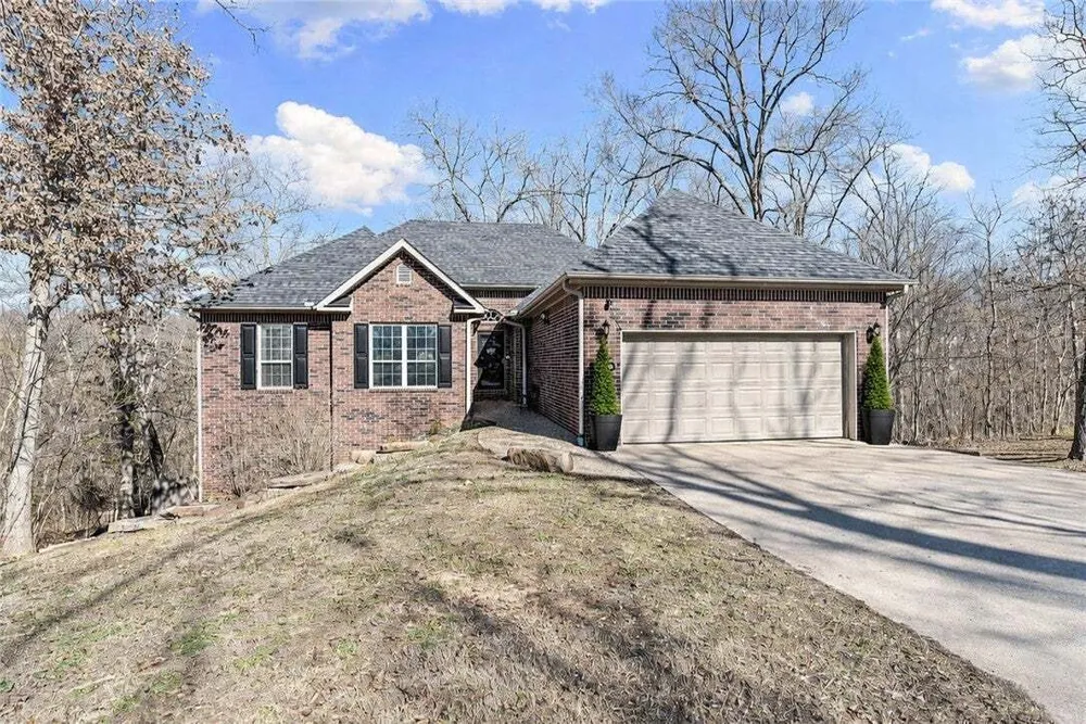 6 Burns Circle, Bella Vista, AR 72714