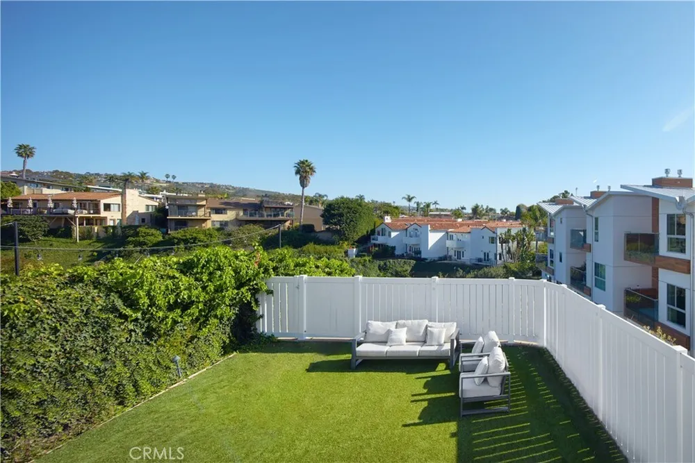 408 Hazel Dr, Corona del Mar, CA 92625
