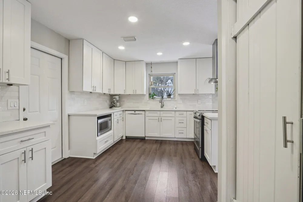9190 Tottenham Ct, Jacksonville, FL 32257