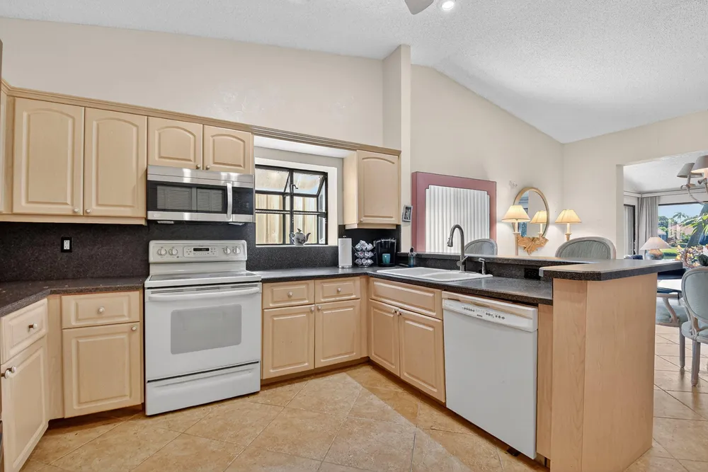 4698 Sextant Circle, Boynton Beach, FL 33436