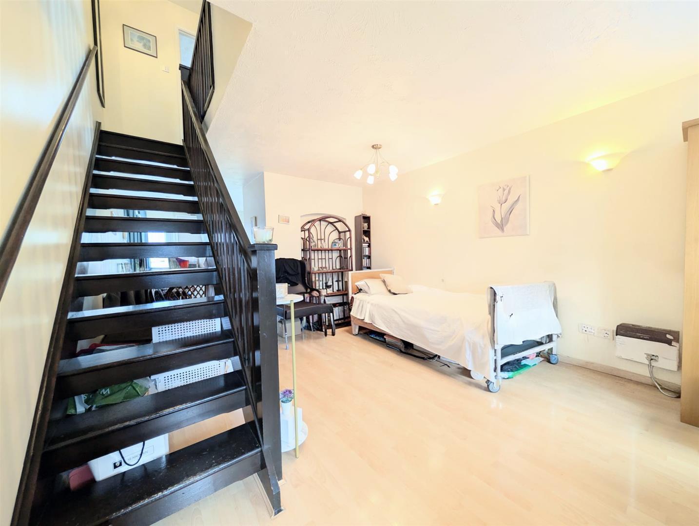 Littlebrook Avenue, Slough Image 3