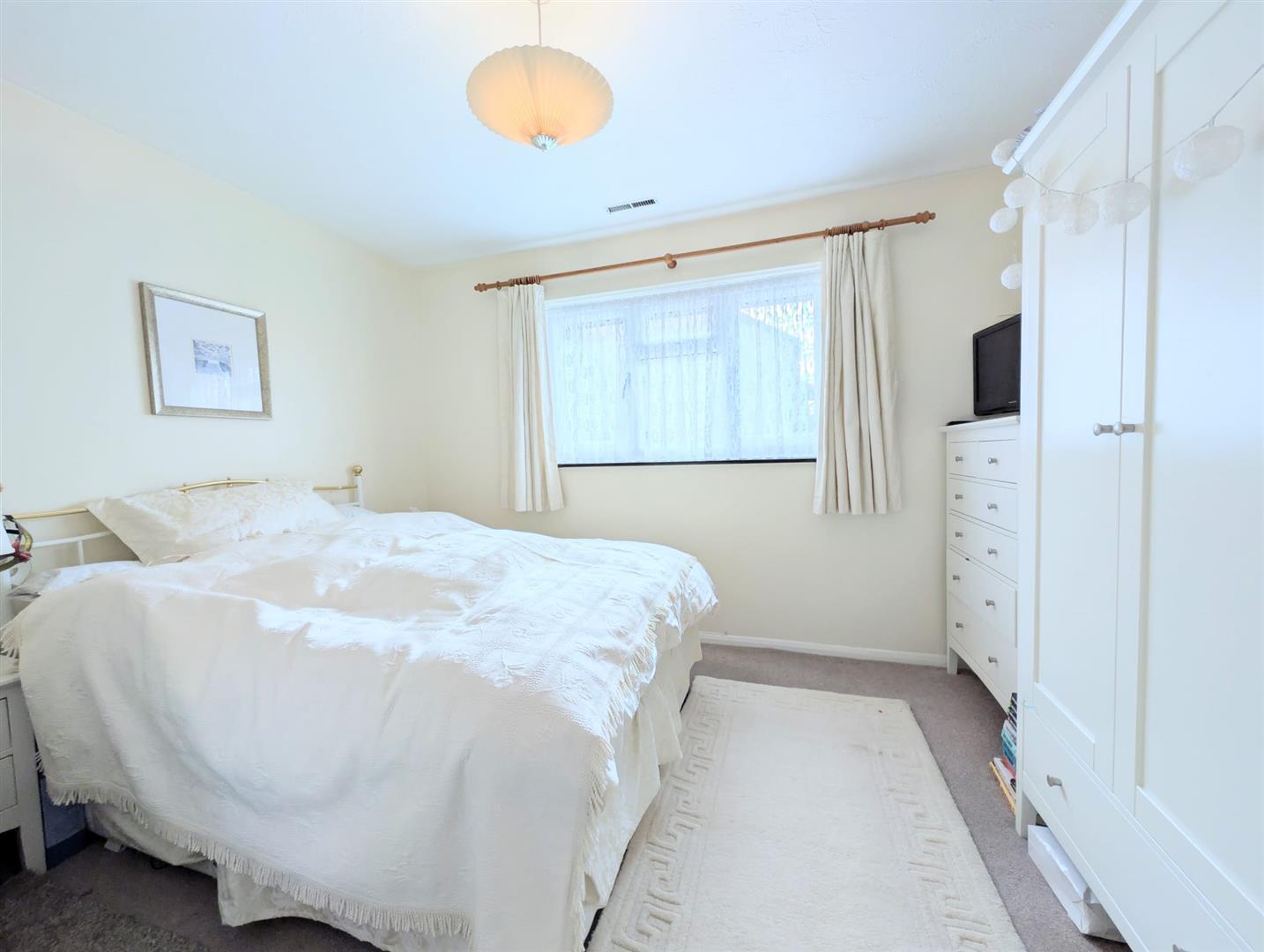Littlebrook Avenue, Slough Image 5