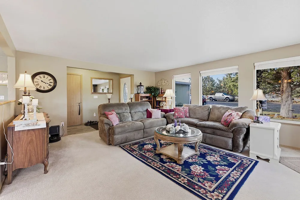 13574 SE Southwood Dr, Prineville, OR 97754