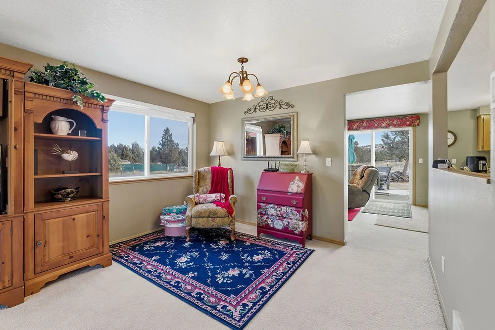 13574 SE Southwood Dr, Prineville, OR 97754