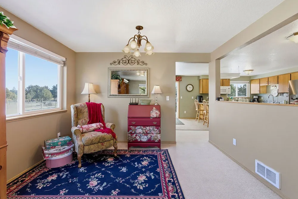 13574 SE Southwood Dr, Prineville, OR 97754
