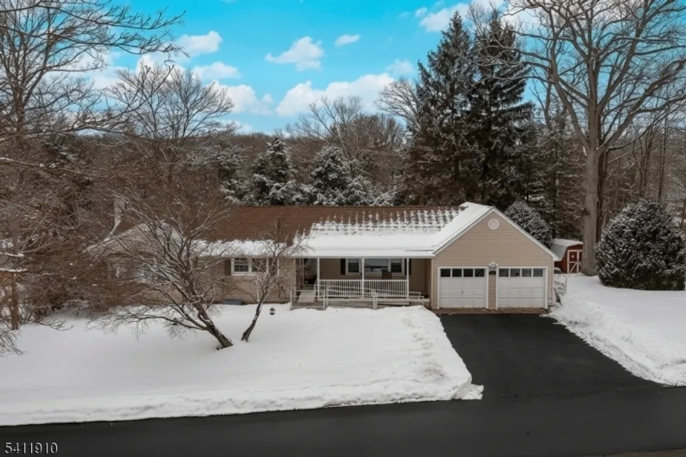 11 Beech St, Byram, NJ 07874