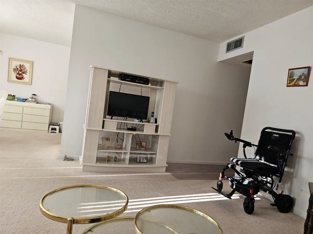 4015 Lyndhurst, Deerfield Beach, FL 33442