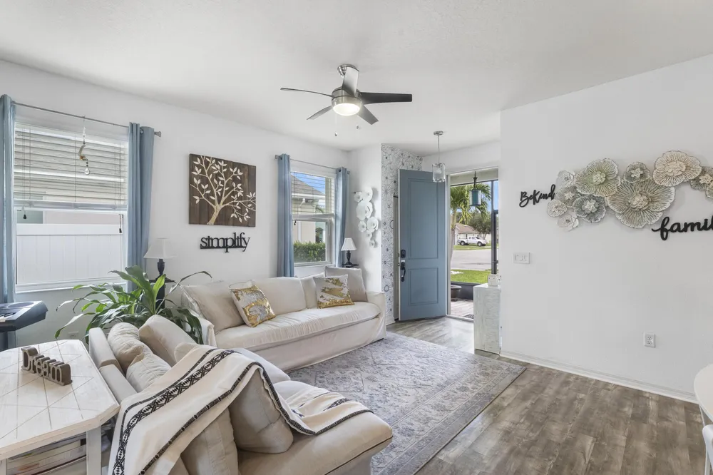 110 65th Ave E, Bradenton, FL 34203
