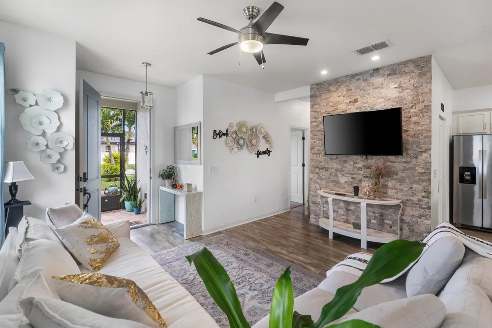 110 65th Ave E, Bradenton, FL 34203