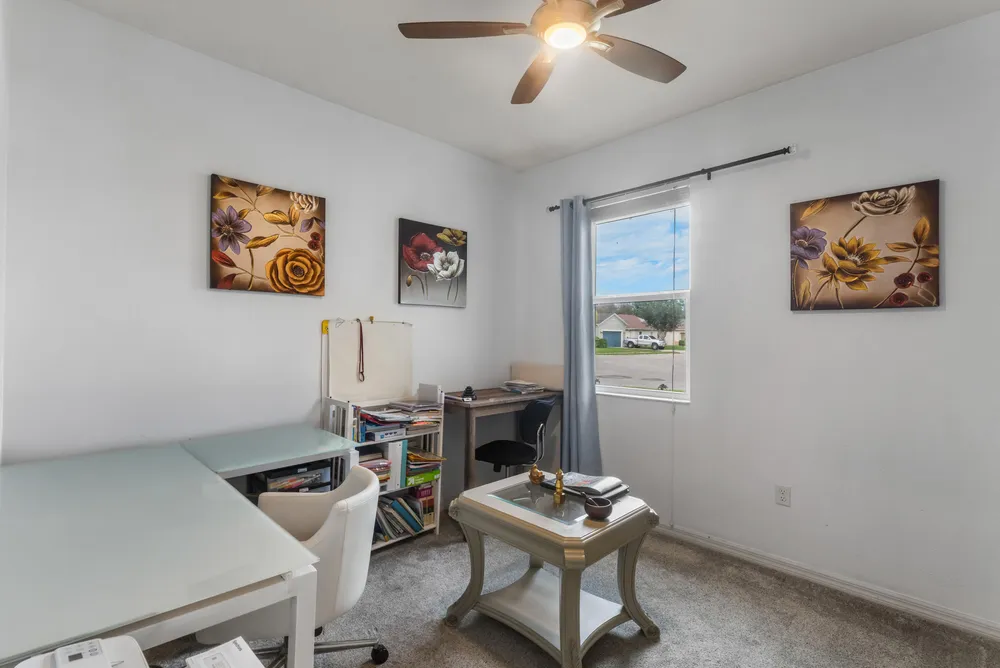110 65th Ave E, Bradenton, FL 34203