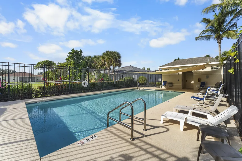 110 65th Ave E, Bradenton, FL 34203