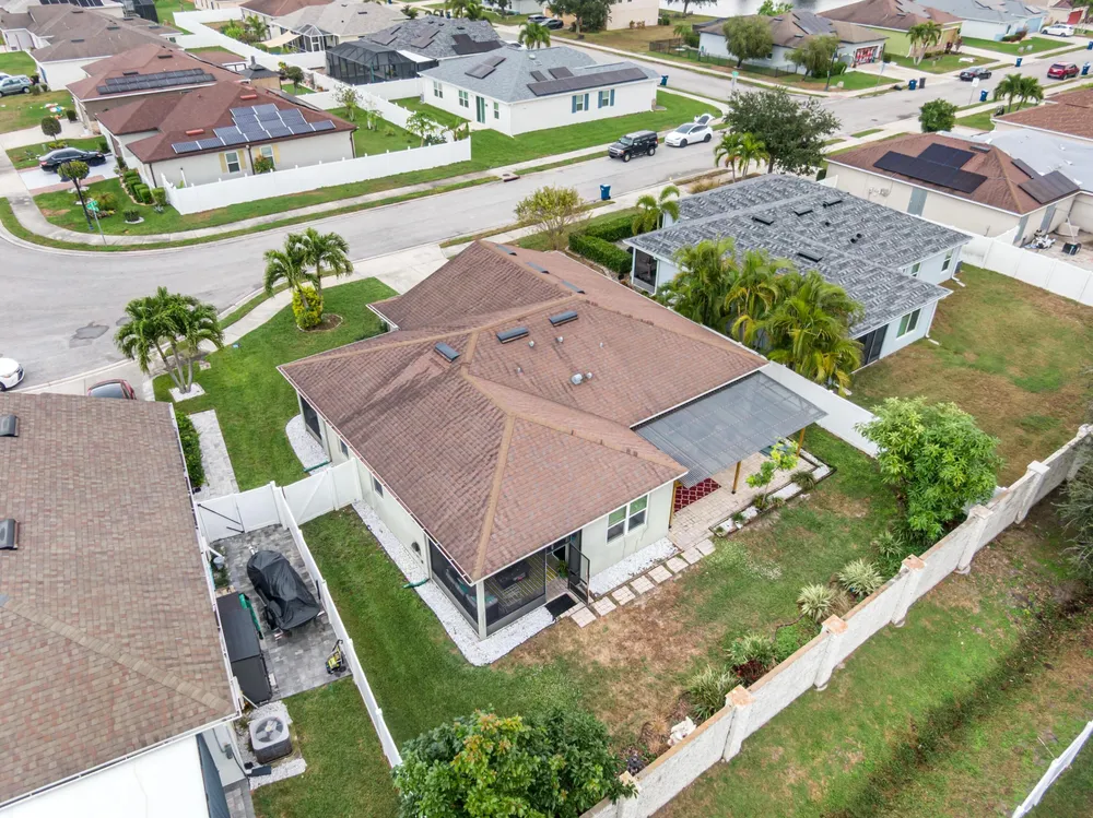 110 65th Ave E, Bradenton, FL 34203