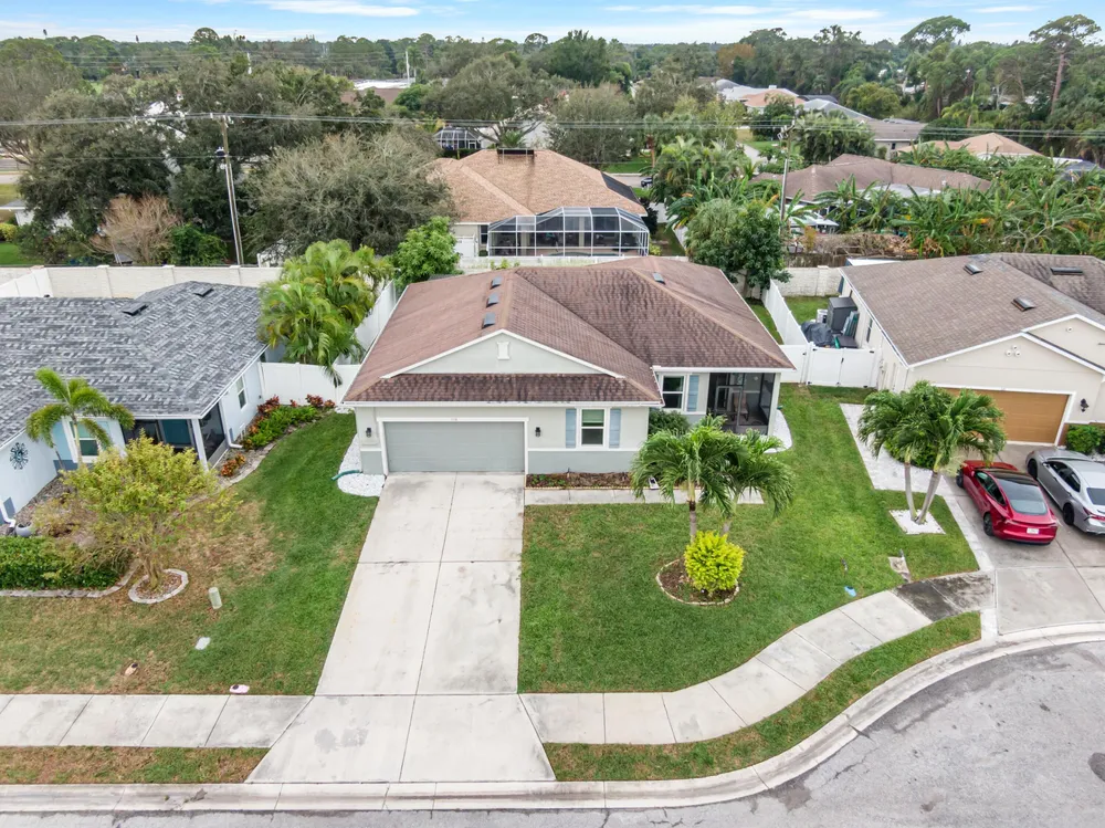 110 65th Ave E, Bradenton, FL 34203