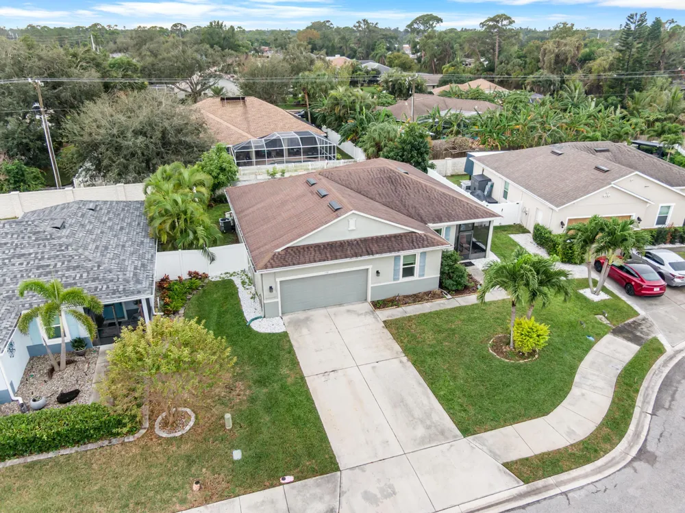 110 65th Ave E, Bradenton, FL 34203