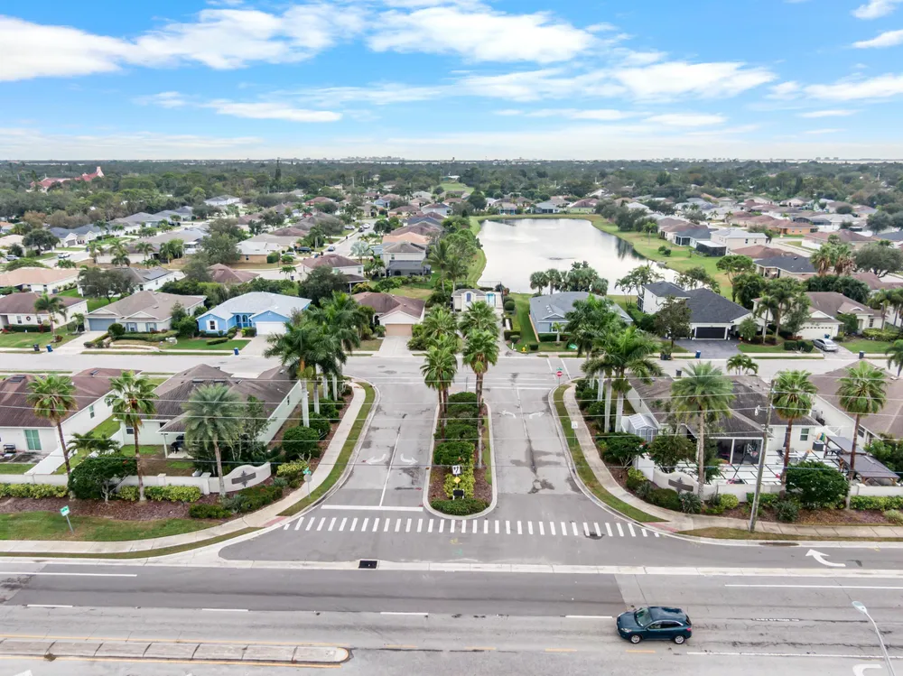 110 65th Ave E, Bradenton, FL 34203