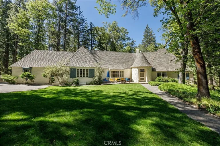 28641 NORTH SHORE RD, Lake Arrowhead, CA 92352