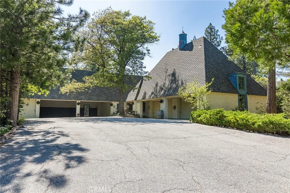 28641 NORTH SHORE RD, Lake Arrowhead, CA 92352