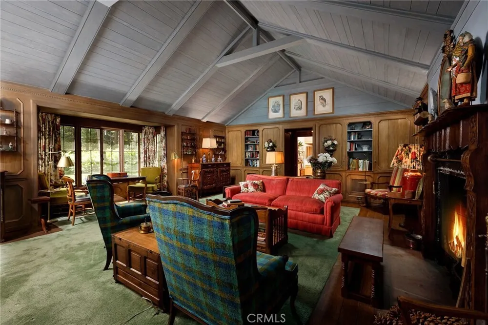 28641 NORTH SHORE RD, Lake Arrowhead, CA 92352