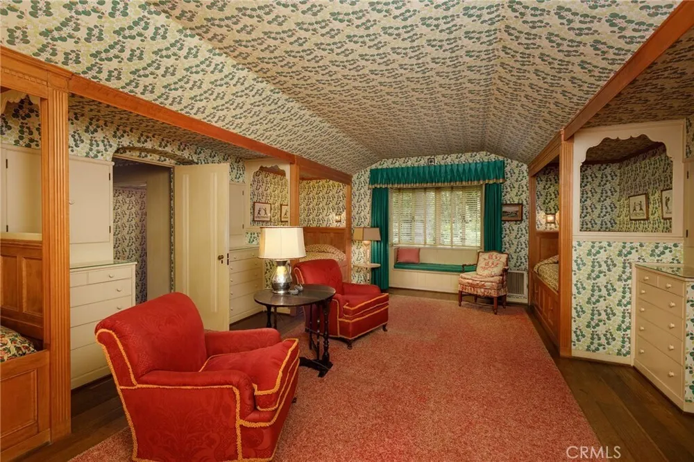 28641 NORTH SHORE RD, Lake Arrowhead, CA 92352