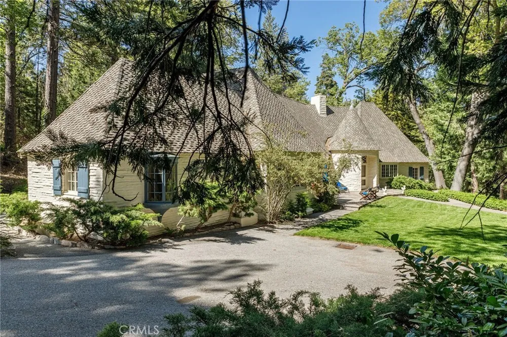 28641 NORTH SHORE RD, Lake Arrowhead, CA 92352