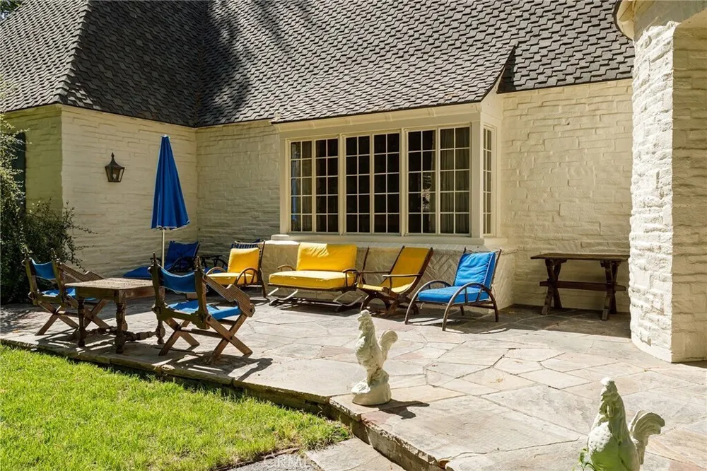 28641 NORTH SHORE RD, Lake Arrowhead, CA 92352