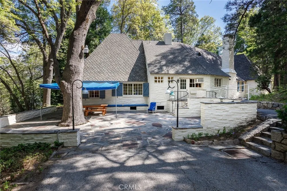 28641 NORTH SHORE RD, Lake Arrowhead, CA 92352