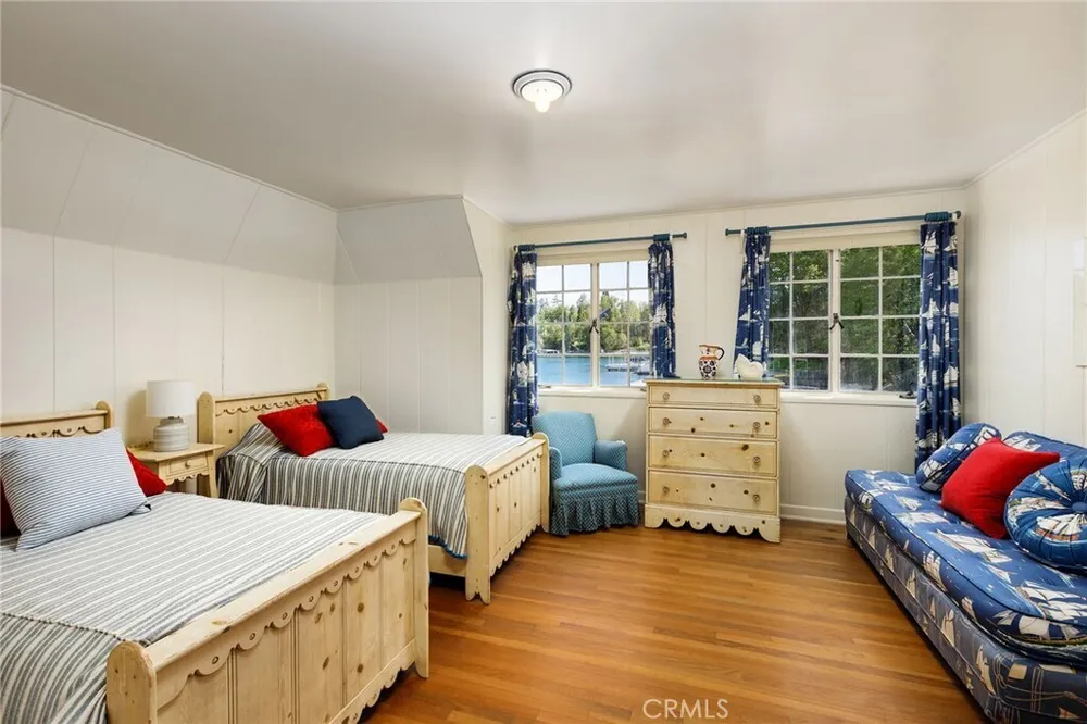 28641 NORTH SHORE RD, Lake Arrowhead, CA 92352