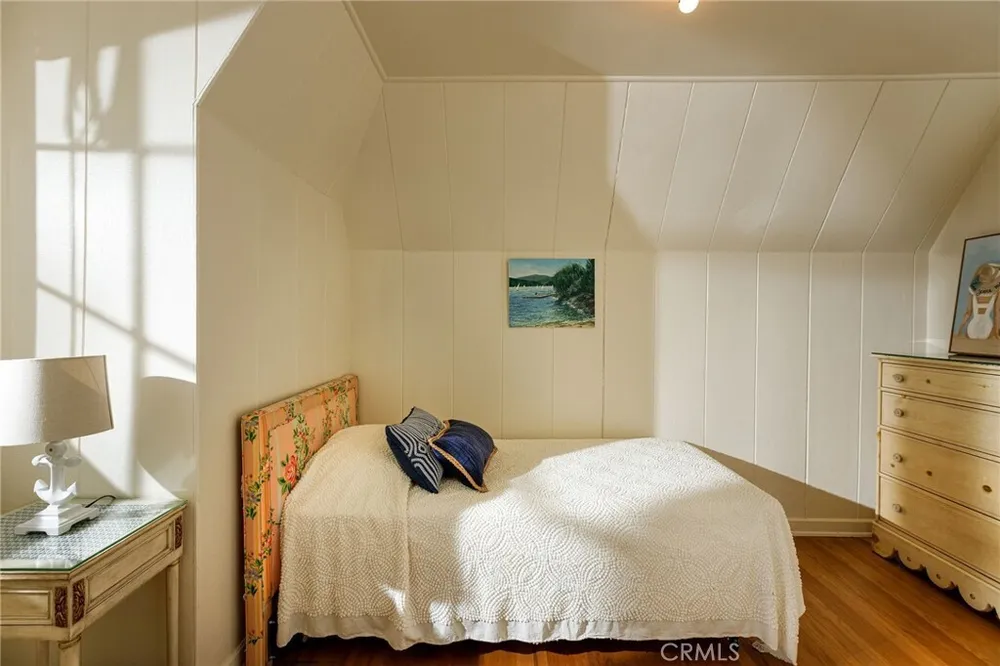 28641 NORTH SHORE RD, Lake Arrowhead, CA 92352