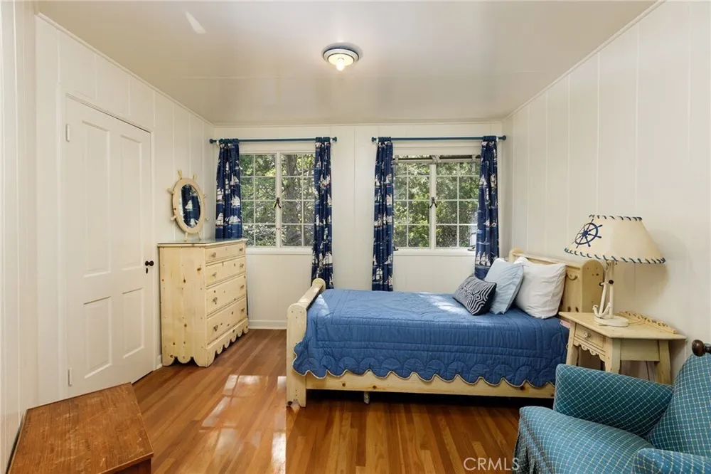28641 NORTH SHORE RD, Lake Arrowhead, CA 92352
