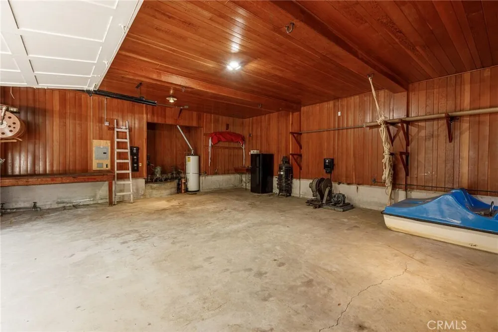 28641 NORTH SHORE RD, Lake Arrowhead, CA 92352