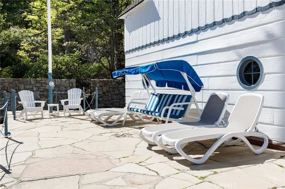 28641 NORTH SHORE RD, Lake Arrowhead, CA 92352