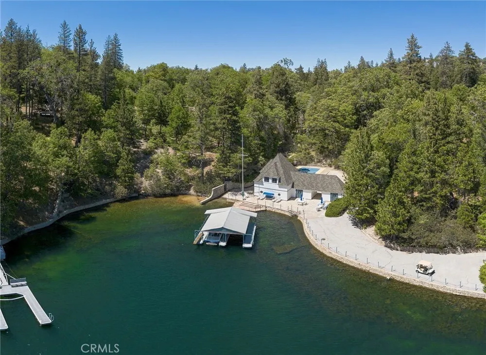 28641 NORTH SHORE RD, Lake Arrowhead, CA 92352