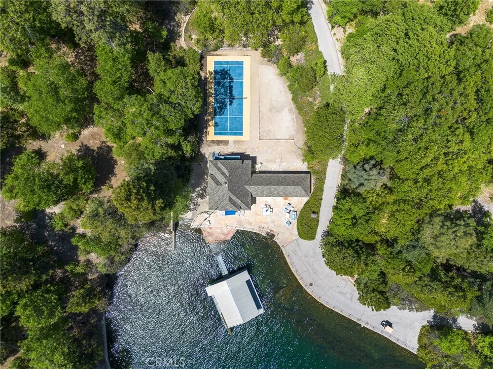 28641 NORTH SHORE RD, Lake Arrowhead, CA 92352