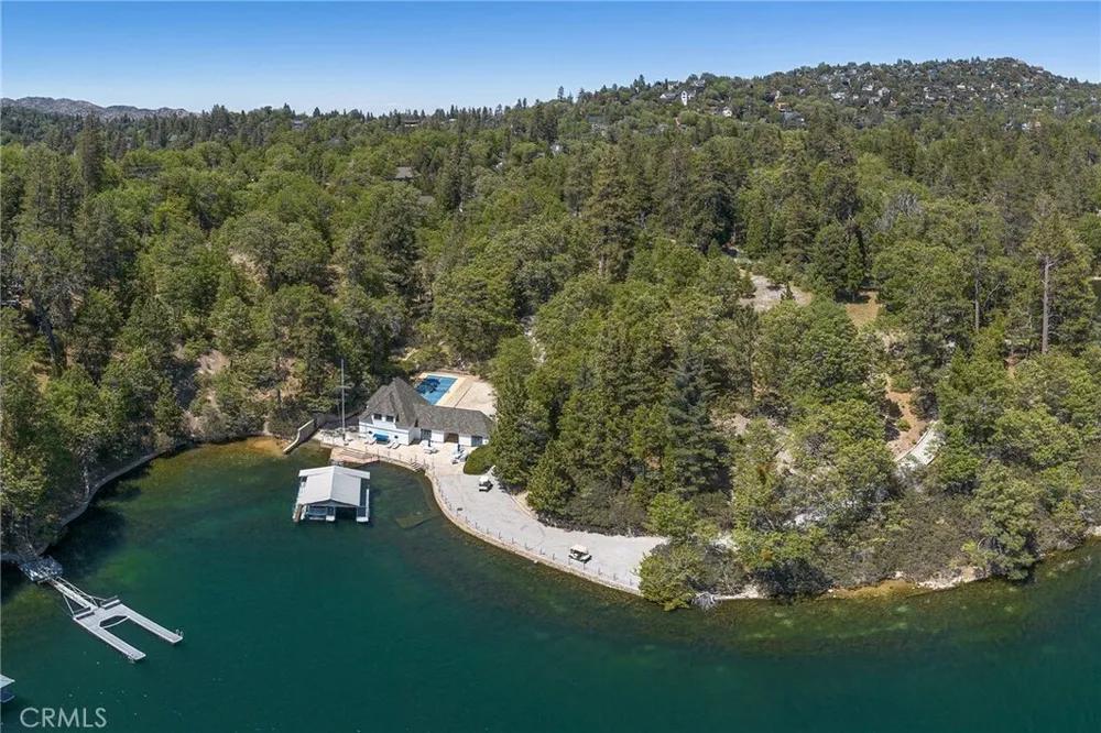 28641 NORTH SHORE RD, Lake Arrowhead, CA 92352