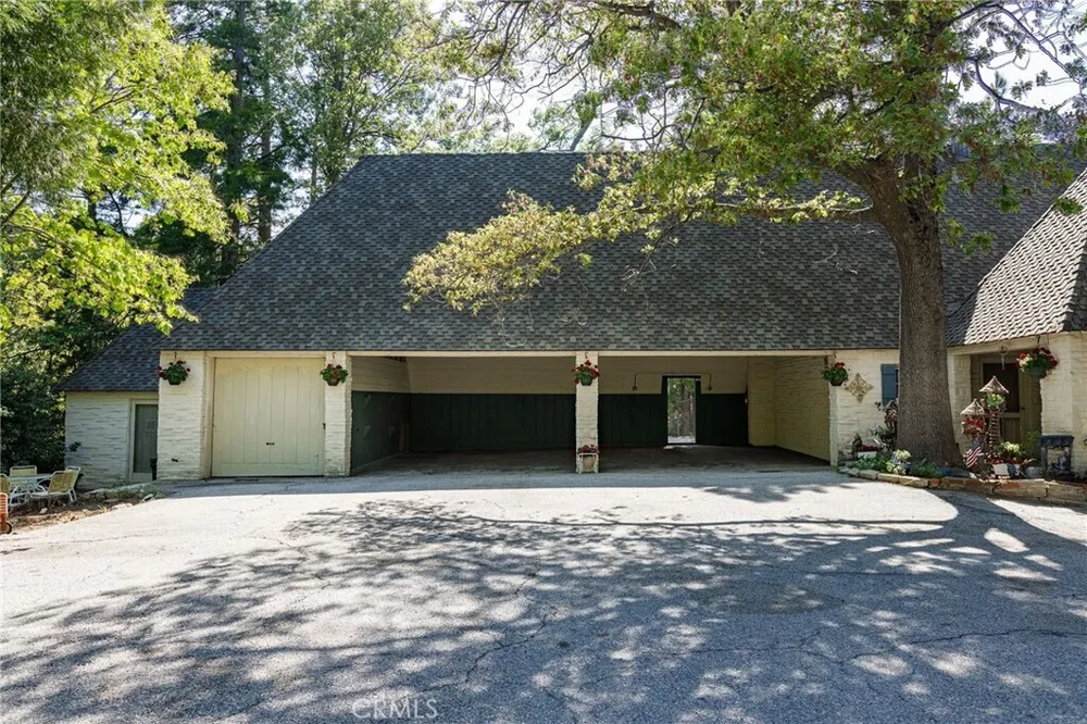 28641 NORTH SHORE RD, Lake Arrowhead, CA 92352
